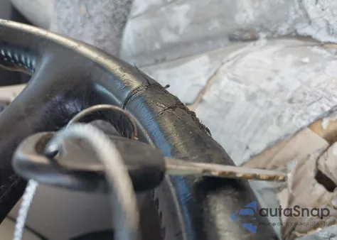 2001 GMC Yukon Slt from USA, damaged, VIN 1GKEC13T91J104687